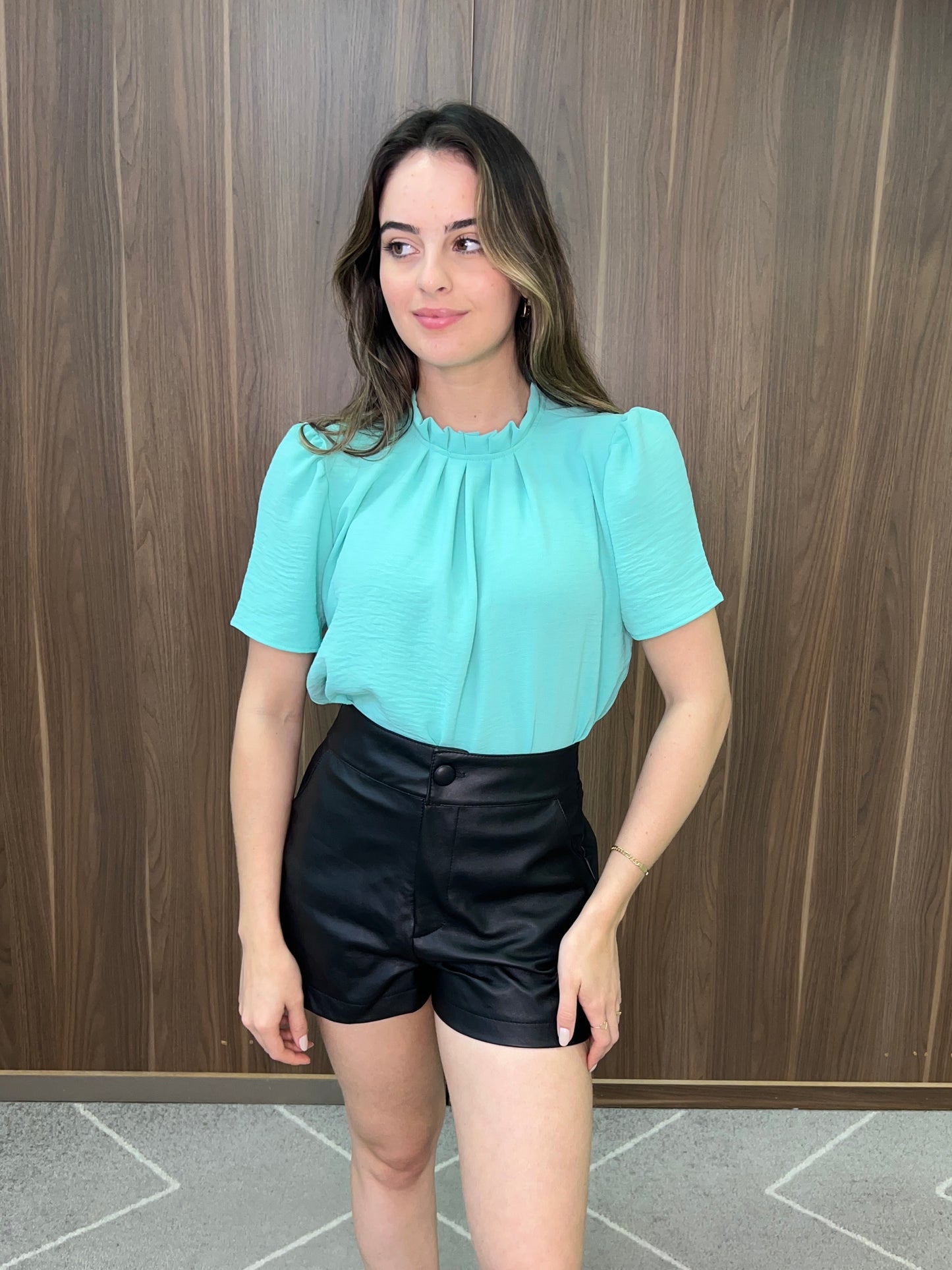 Blusa flow com pregas