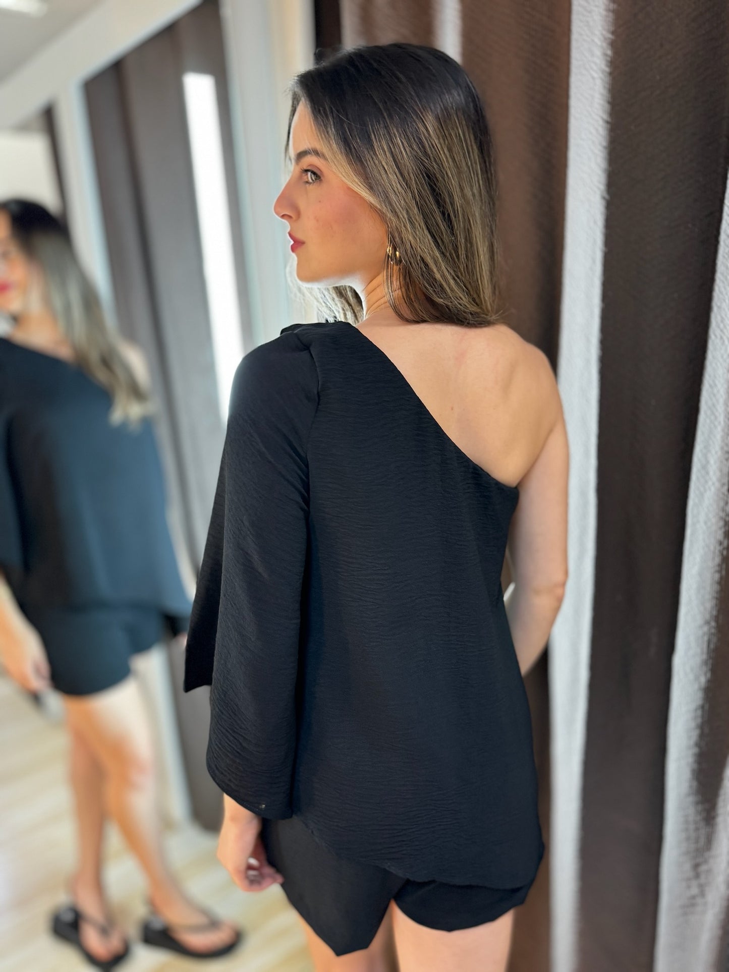 Blusa Um Ombro Assimétrica
