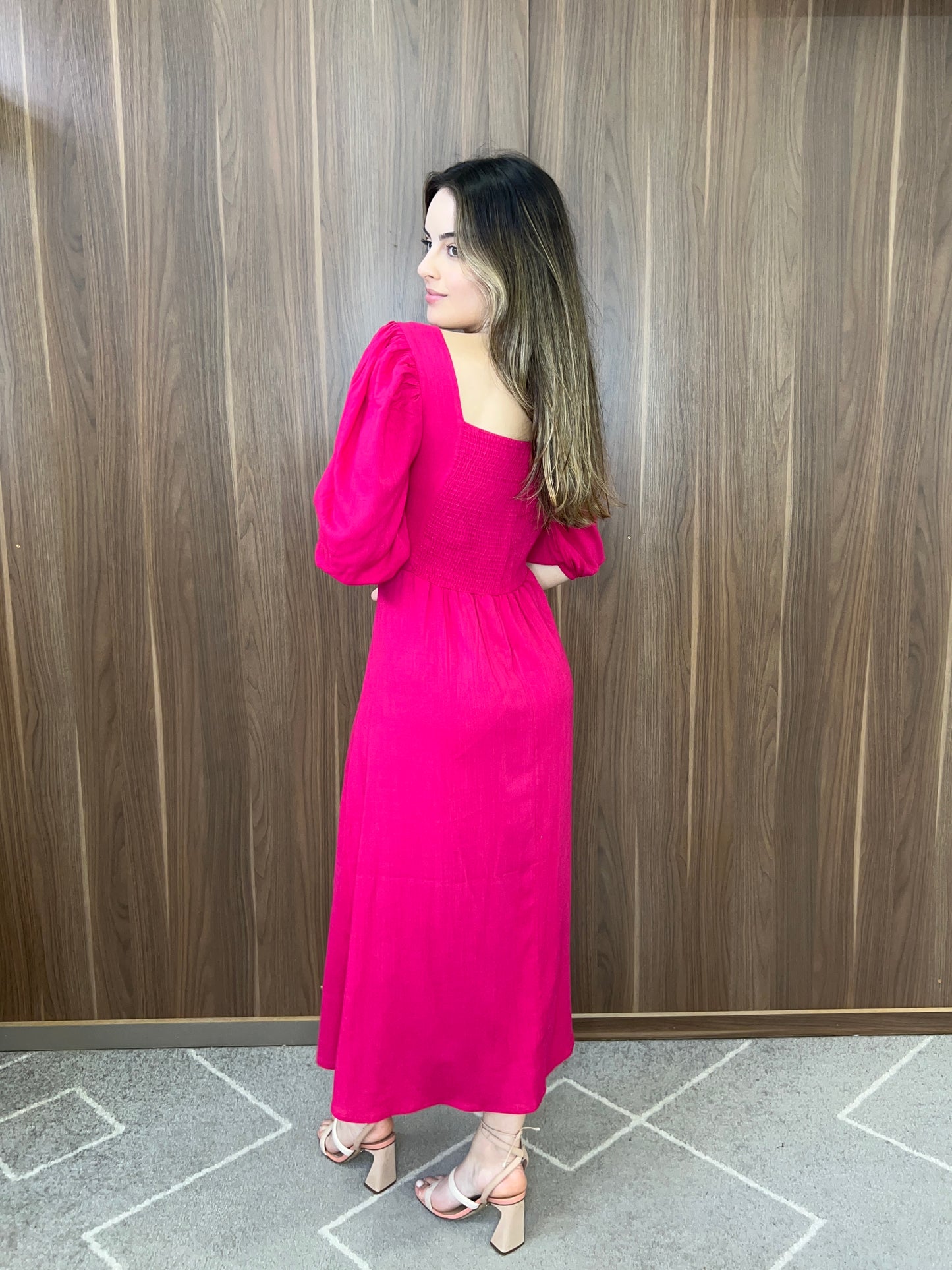 Vestido midi manga bufante