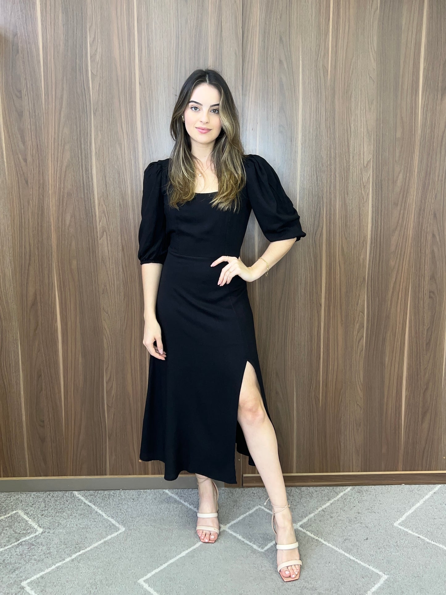 Vestido midi manga bufante