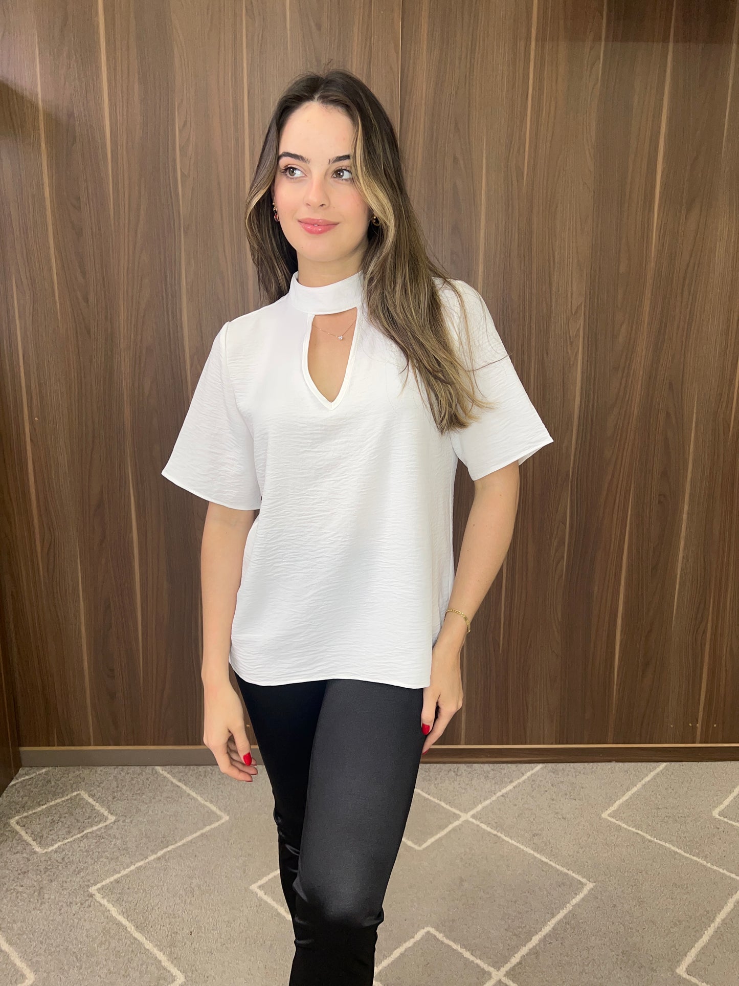 Blusa crepe decote gota