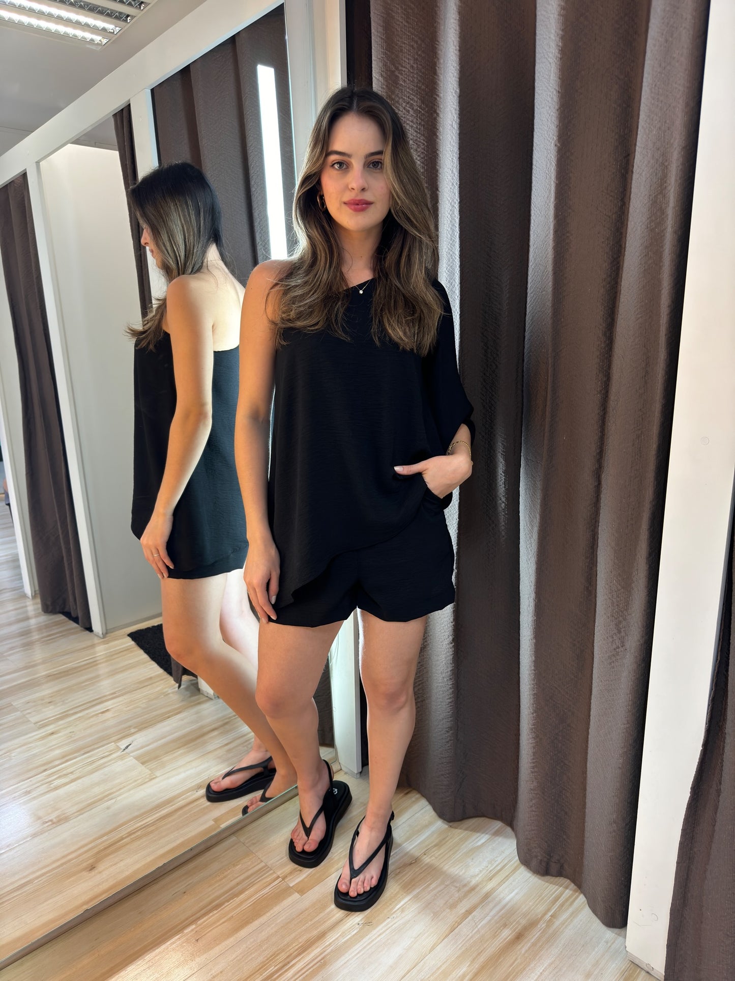 Blusa Um Ombro Assimétrica