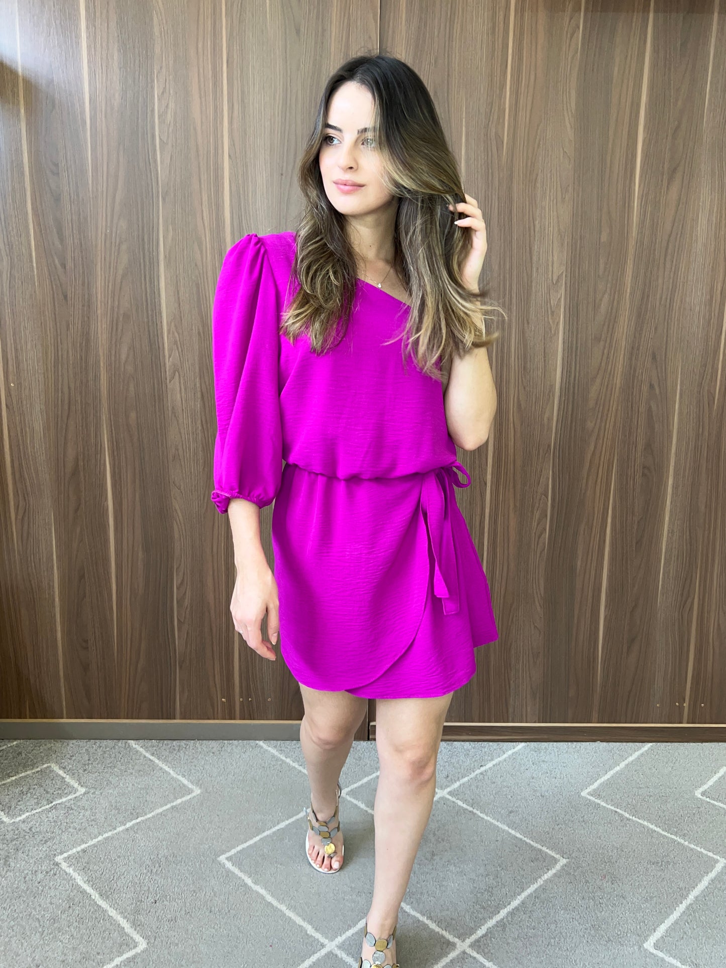 Vestido curto ombro só