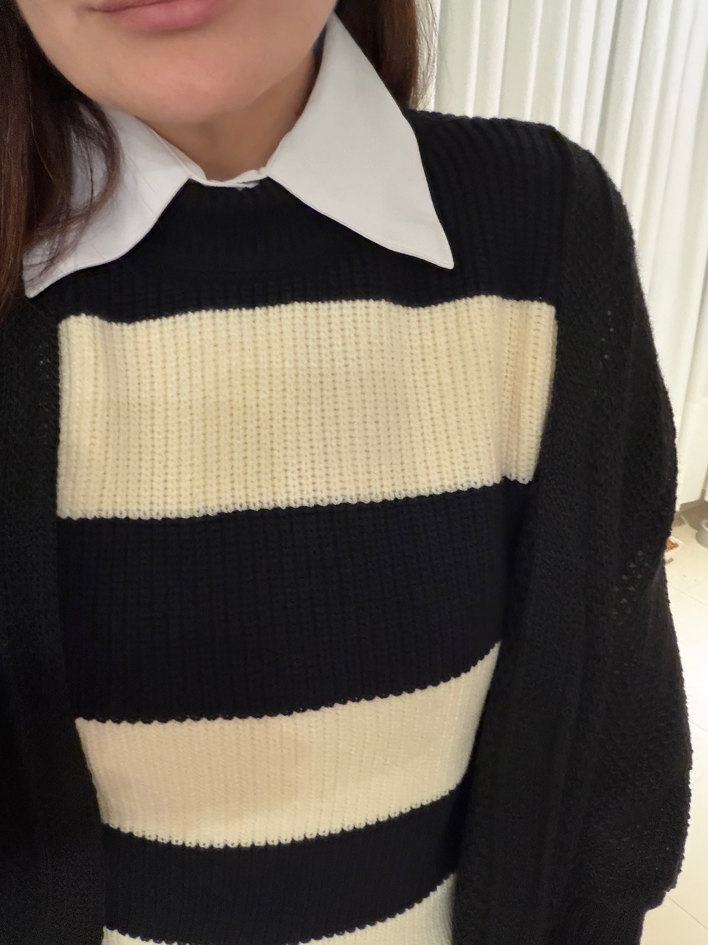 Tricô Listrado + Cardigã + Camisa Branca