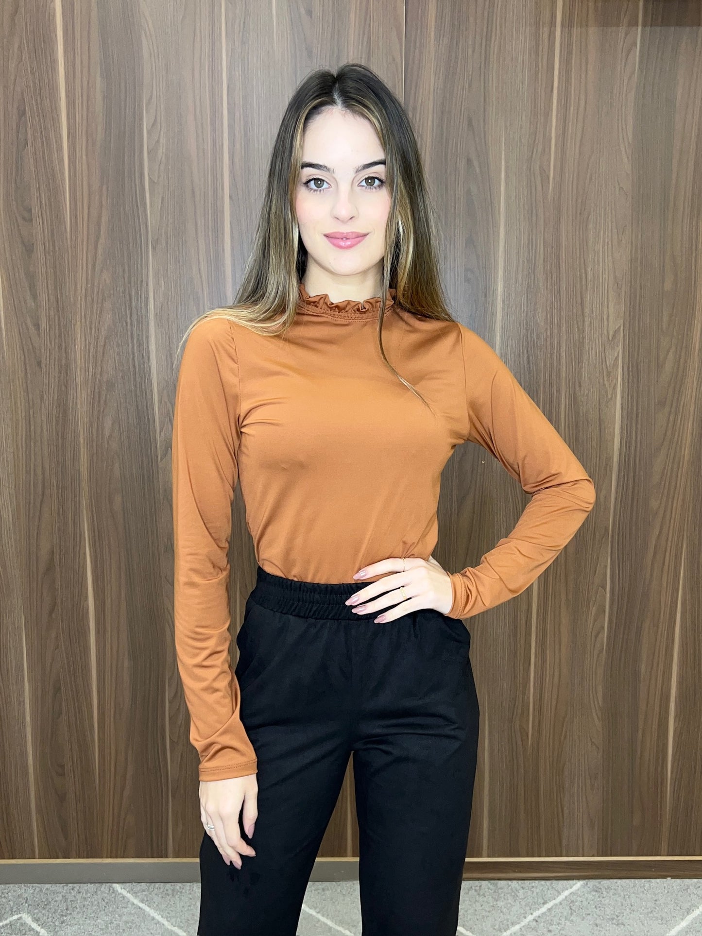 Blusa fluity detalhe gola