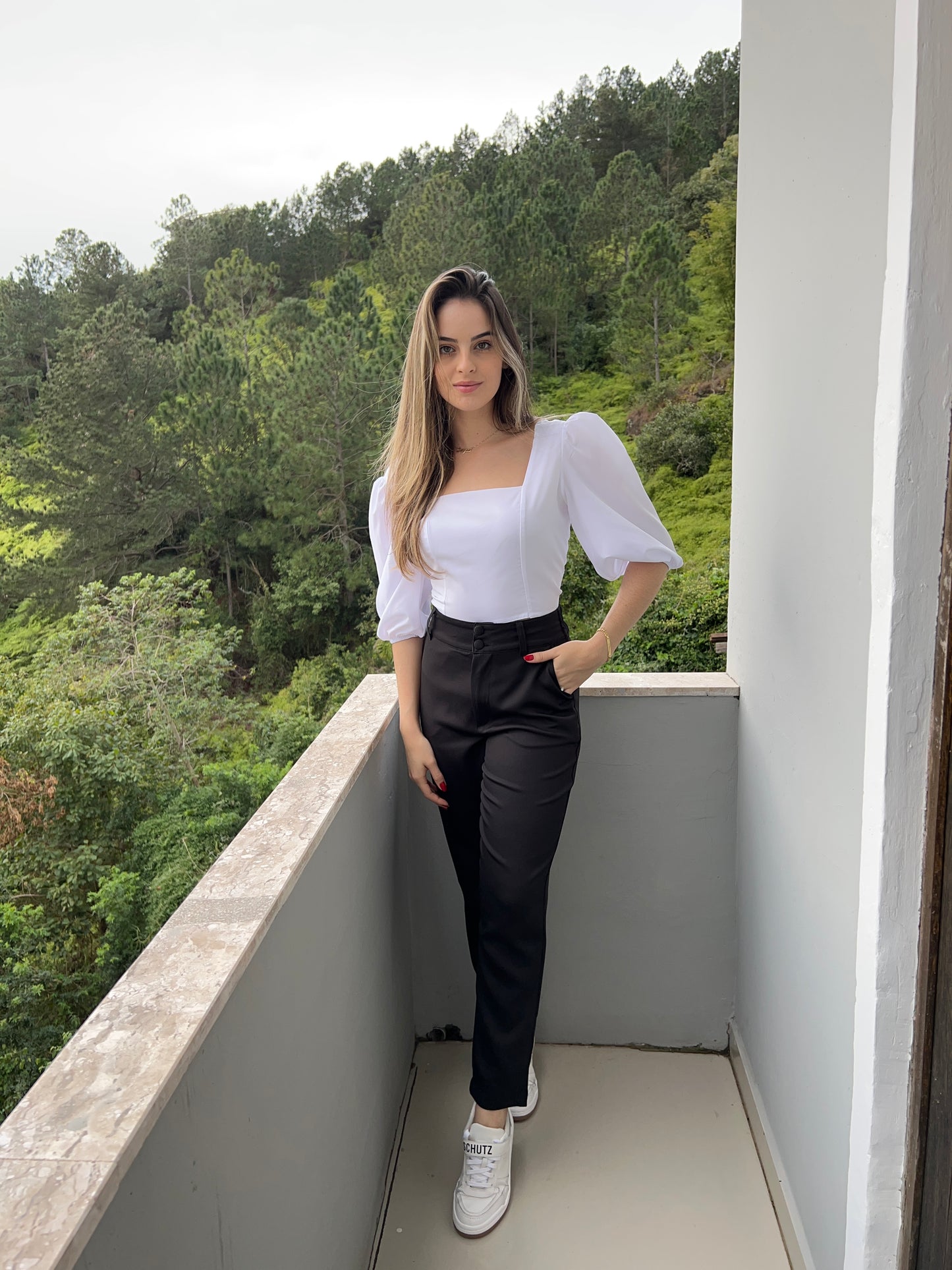 Calça alfaiataria com passante