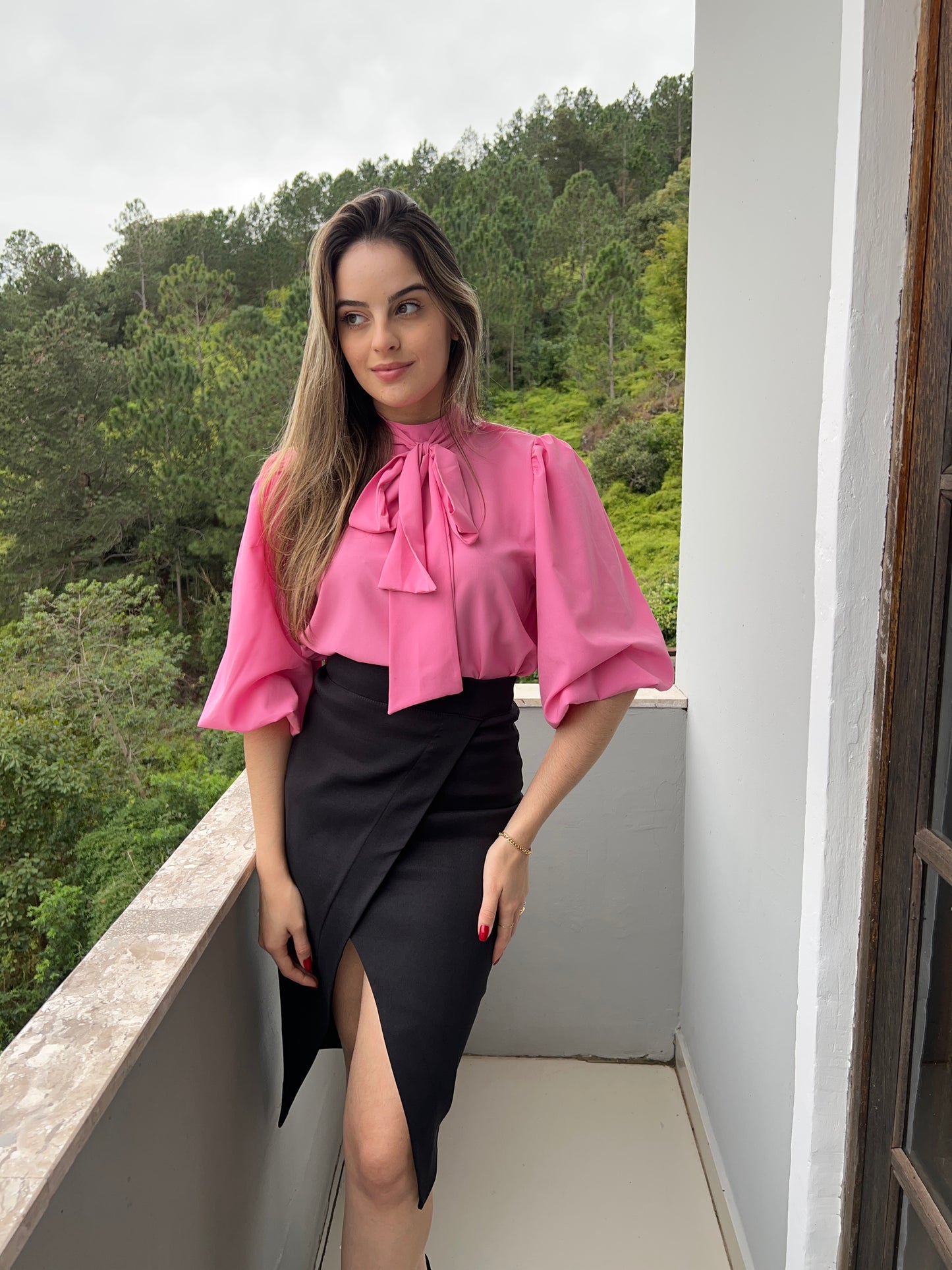 Blusa salina gola laço