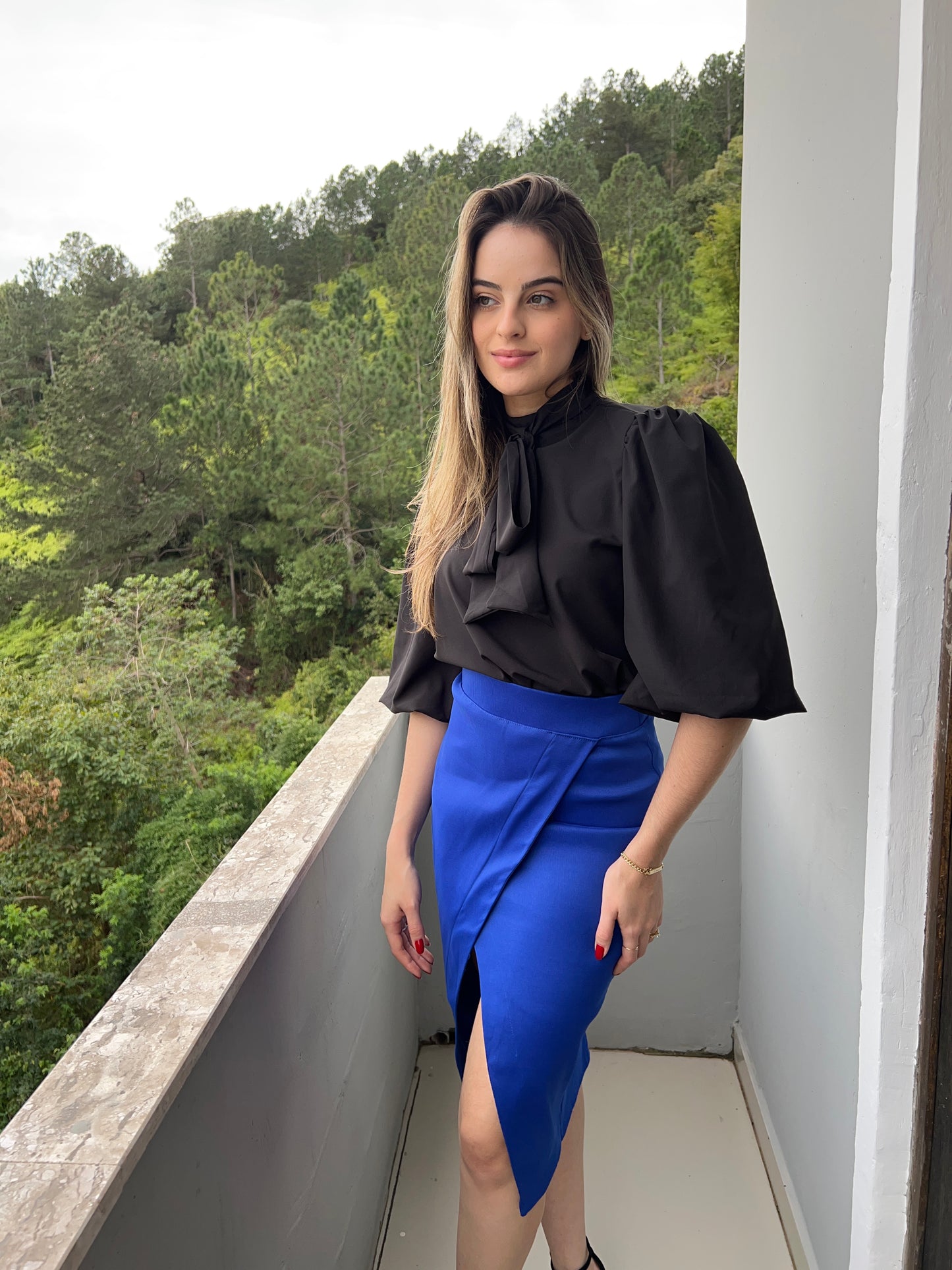 Blusa salina gola laço