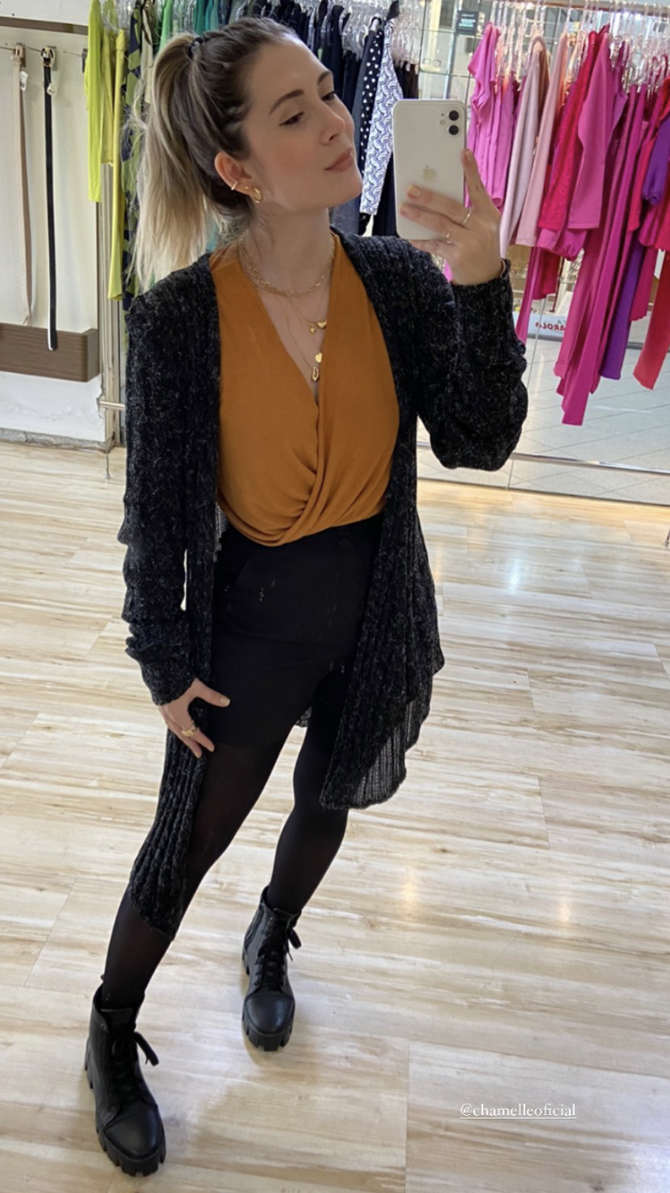Cropped em Crepe Transpassado