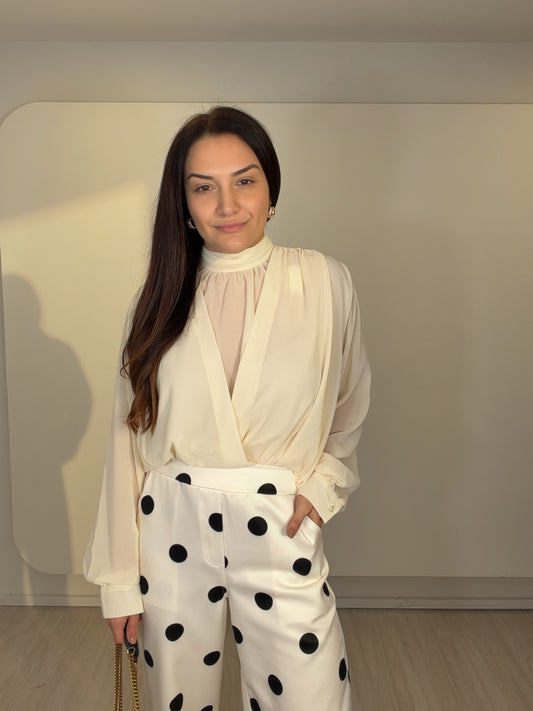 Blusa Chiffon Gola Alta