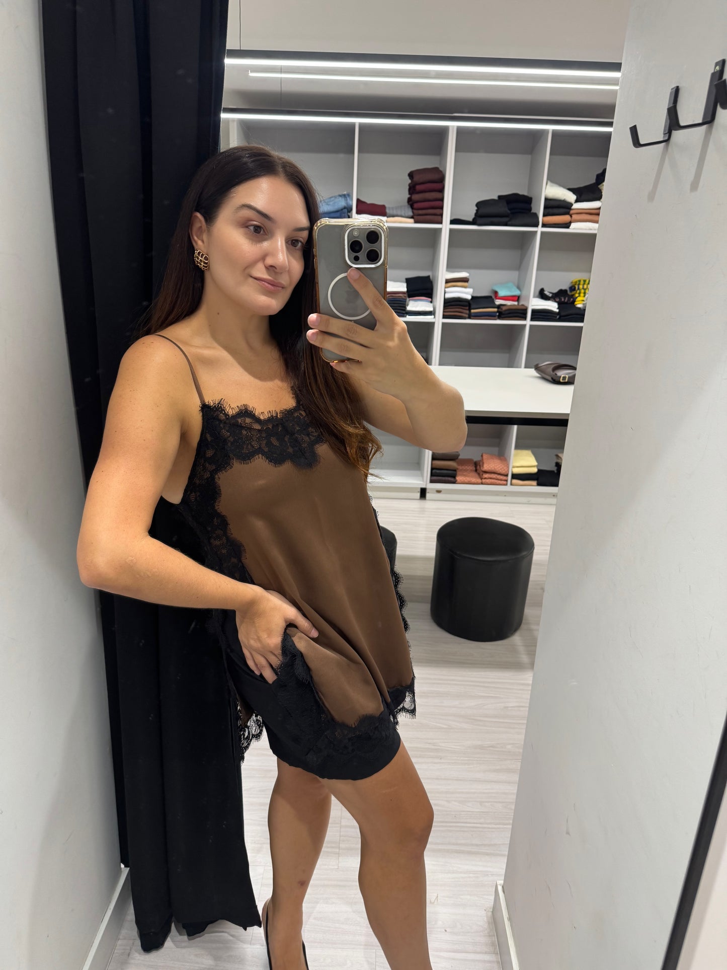 Blusa cetim detalhe renda