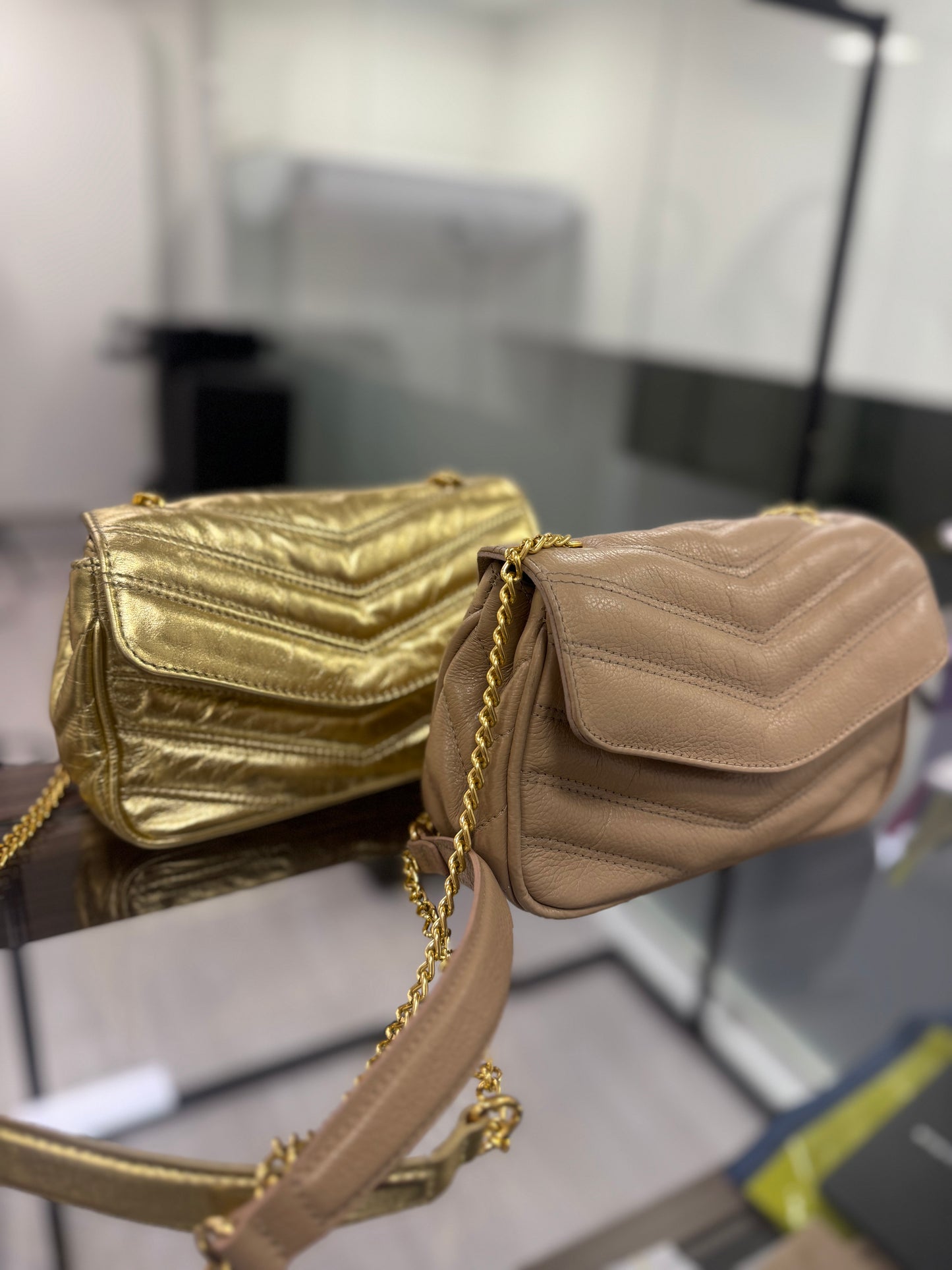 Bolsa alça corrente em Couro