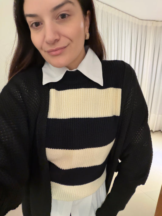Tricô Listrado + Cardigã + Camisa Branca
